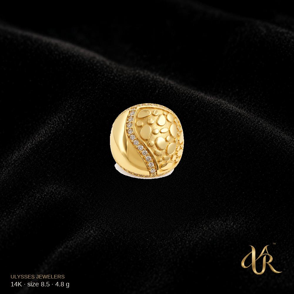 14K Women's Gold Ring, size 8.5, 4.8 g A