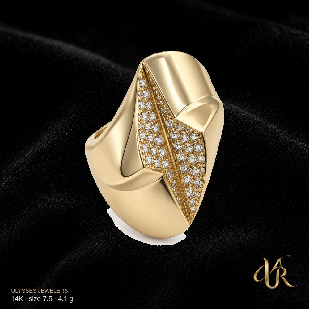 14K Women's Gold Ring, size 7.5, 4.1 g