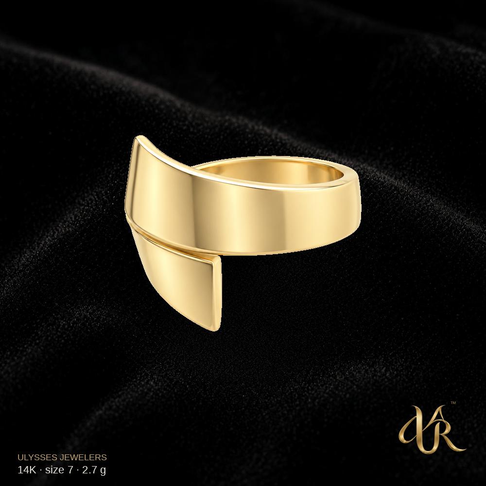 14K Women's Gold Ring, size 7, 2.7 g