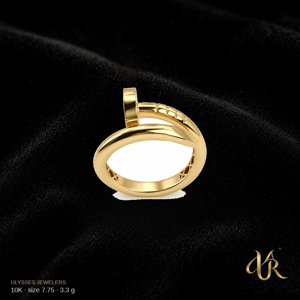 10K Women's Gold Ring, size 7.75, 3.3 g