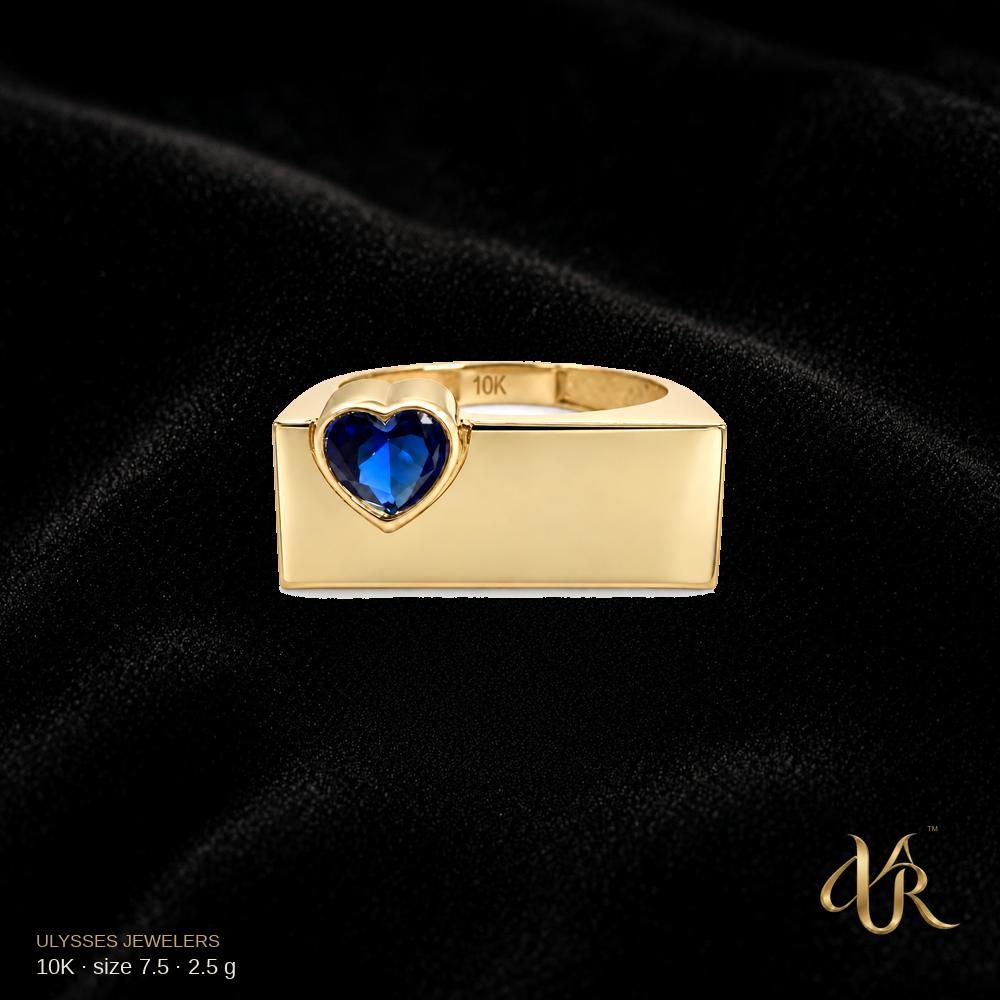 10K Women's Gold Ring, size 7.5, 2.5 g