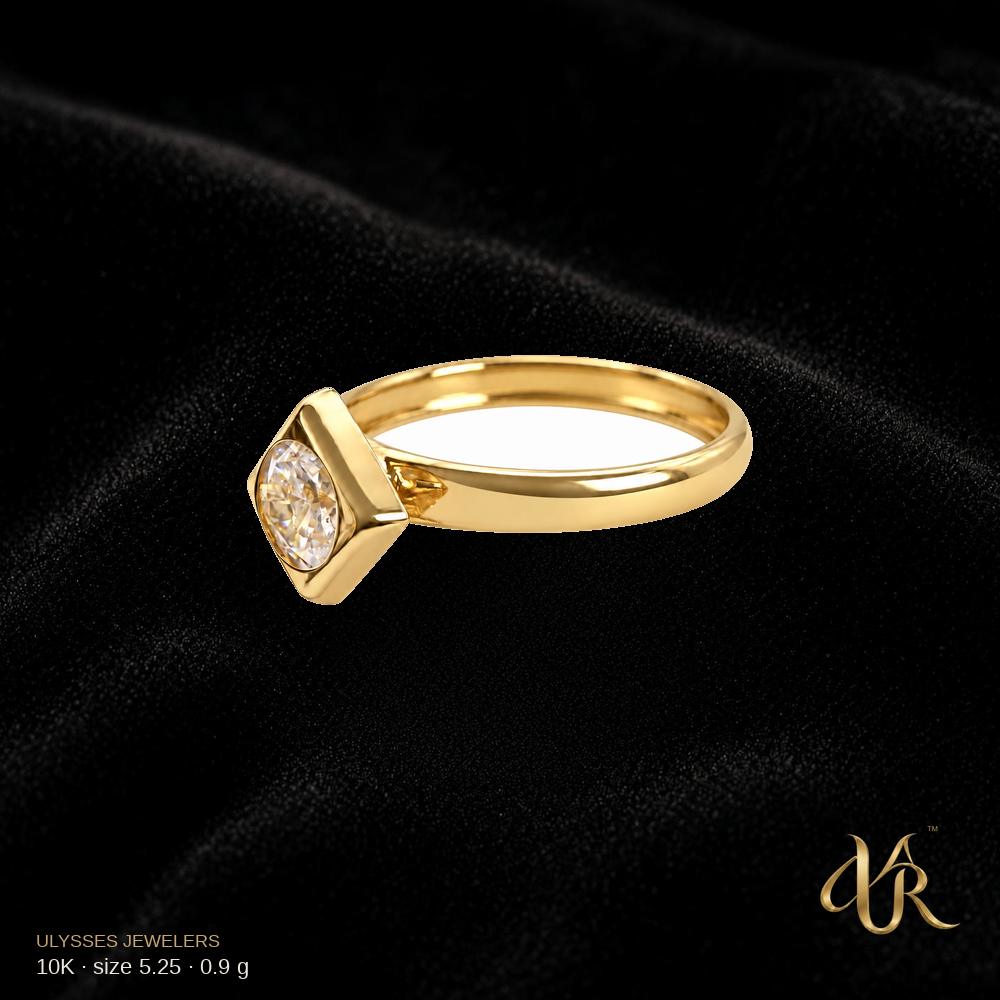 10K Women's ring, size 5.25, 0.9 g