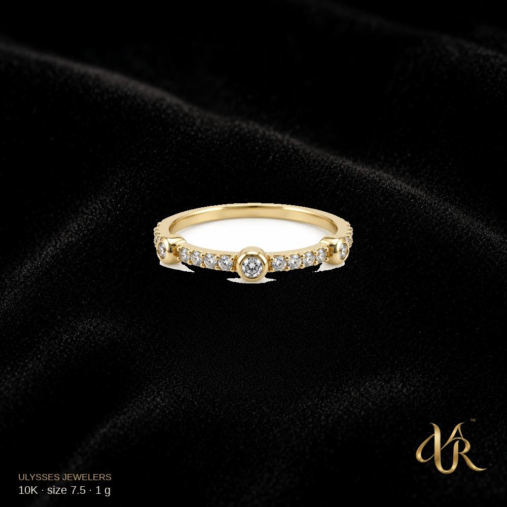 10K Women's Gold Ring, size 7.5, 1 g A