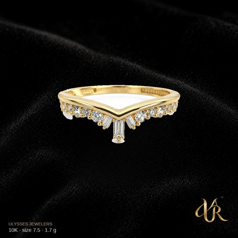 10K Women's Gold Ring, size 7.5, 1.7 g