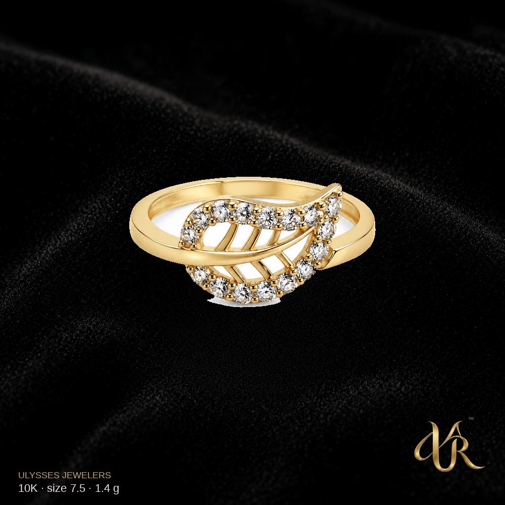 10K Women's Gold Ring, size 7.5, 1.4 g