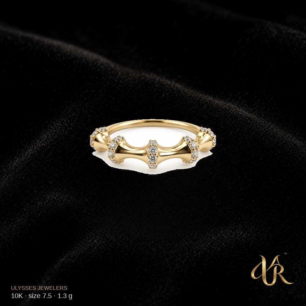 10K Women's Gold Ring, size 7.5, 1.3 g