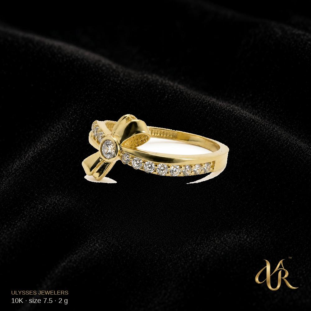 10K Women's Gold Ring, size 7.5, 2 g